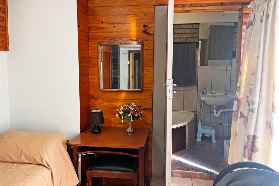 6 Bedroom Property for Sale in Hartenbos Central Western Cape